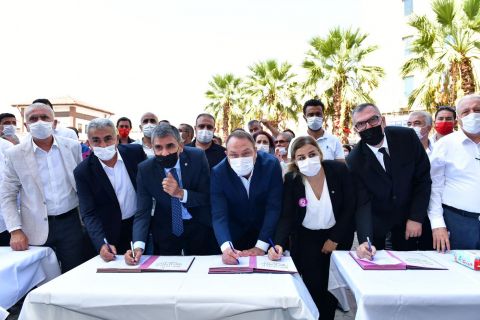 Cigli De Izmir In En Yuksek Oranli Toplu Is Sozlesmesi Imzalandi Www Egemenlik Com Tr Haber Sitesi