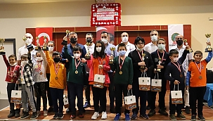 Cumhuriyet Bayramı Satranç Turnuvası tamamlandı