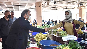 Başkan İduğ Çamdibi’nde esnaf ve vatandaşları dinledi