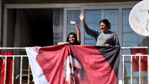 Haydi Bornova balkonlara!