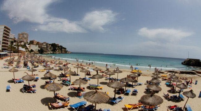 İspanya'da sahillere koronavirüs önlemi!