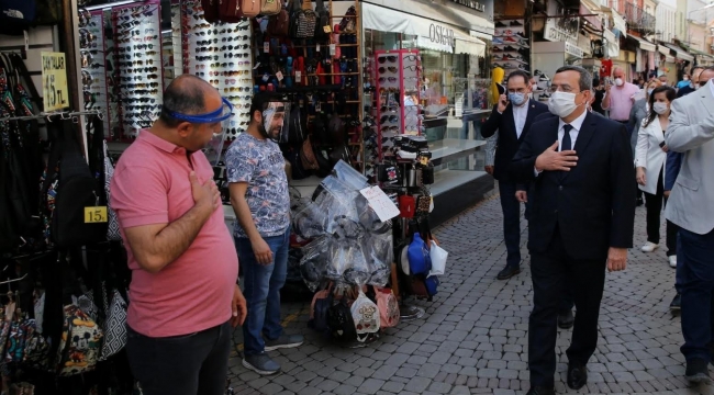 Başkan Batur’dan Kemeraltı esnafına hayırlı olsun ziyareti