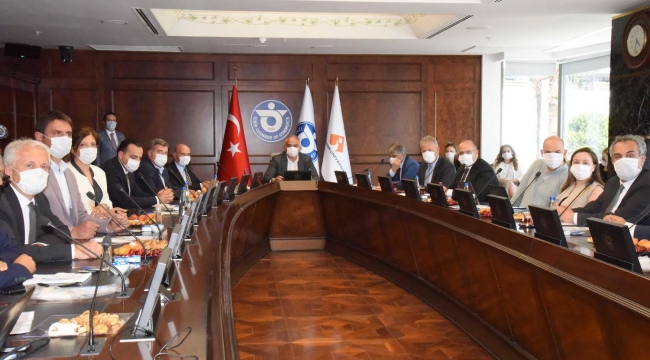 Turizm Bakanı, İzmir Ticaret Odası’nda ‘Çeşme Projesi’ toplantılarına katıldı