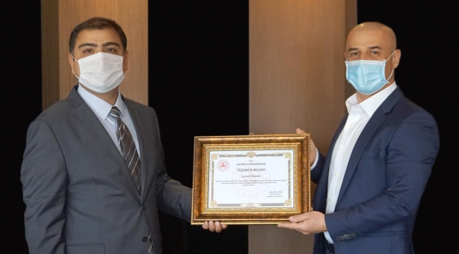 İzmir Vali Yardımcısı’ndan Kovid-19 sürecindeki desteği için SOCAR Türkiye’ye teşekkür ziyareti