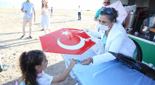 TOKİ’nin sattığı alanda uçurtma şenliği