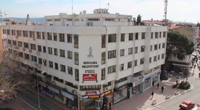 Bergama Belediye binasına “Riskli Yapı” nedeniyle yıkım kararı alındı