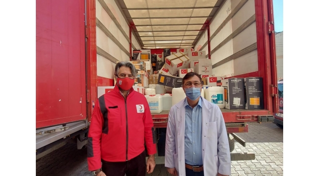 Türk Kızılay İzmir Şubesi'nden sağlık çalışanlarına ve hastalara destek
