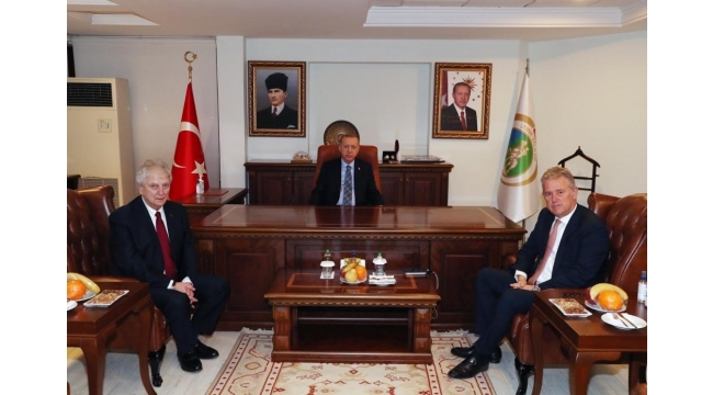 Cumhurbaşkanı Erdoğan, İzmir programı kapsamında İZTO ve EBSO başkanları ile görüştü