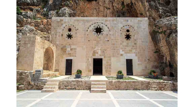 "Dünyanın ilk kilisesi Antakya'da değil Konya'da"