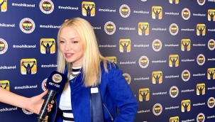 Fenerbahçe taraftarlarından Ece Seçkin'e çağrı: "ŞAMPİYONLUK ŞARKISI YAPMANI İSTİYORUZ"