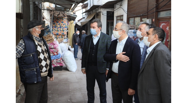 (Foto Galerili Haber) Başkan Sürekli’den Bergama’da esnaf mesaisi