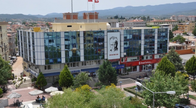 Her şey Menderes için