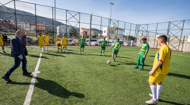 İzmir Büyükşehir Belediyesi’nden amatör spor kulüplerine ve antrenörlerine destek