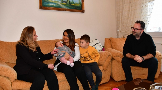 Narlıdere Belediyesi’nden bebek sahibi olanlara hoş geldin armağanı!