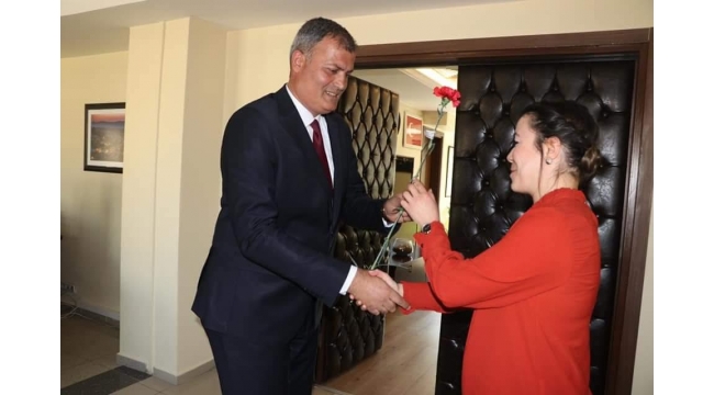 TİRE BELEDİYESİ'NDEN KADIN ÇALIŞANLARA POİZİTİF AYRIMCILIK