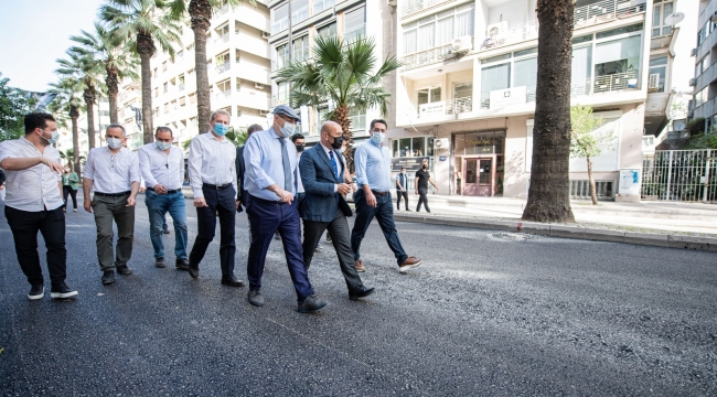 (Foto Galerili Haber) Başkan Soyer, Talatpaşa Bulvarı'ndaki asfalt çalışmalarını inceledi