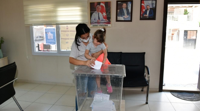 (Foto Galerili Haber) Çiğli’de vatandaş sandığa gidiyor