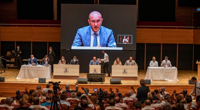 Başkan Soyer Meclis’te Körfez’i kirleten Gediz Nehri ile ilgili konuştu: “Seyirci kalmaya vicdanım razı değil”