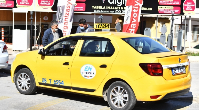Sivil zabıta ekipleri yolcu gibi bindikleri taksileri denetledi