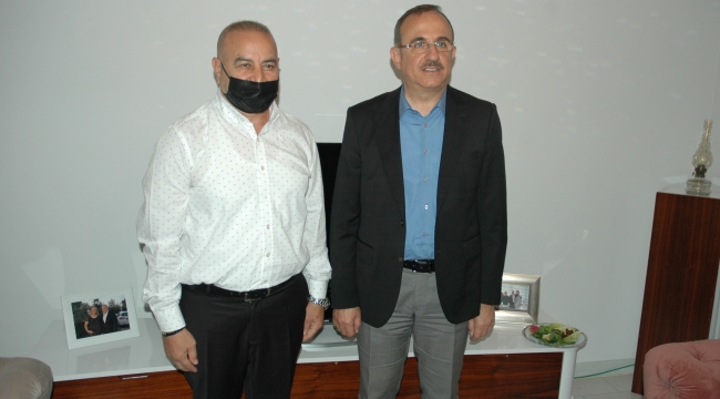 AK Parti İzmir İl Başkanı Kerem Ali Sürekli'den Covid-19'u yenen Genç'e geçmiş olsun ziyareti