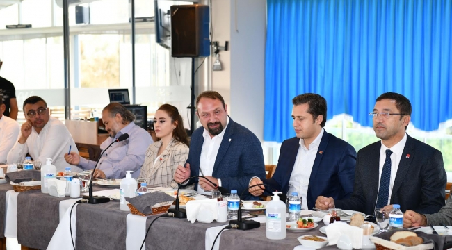 Çiğli’de muhtarlar zirvesi