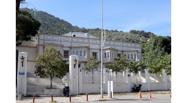 İzmir Ekonomi ‘anaokulu’ açıyor