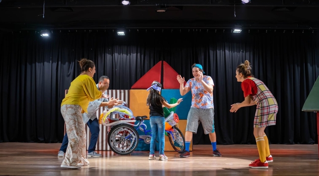 Pınar Çocuk Tiyatrosu, ücretsiz oyunu ile çocukların hayallerine ortak oluyor