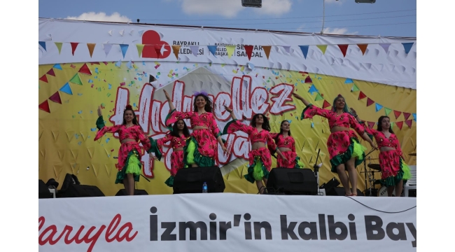 Bayraklı ‘baharı’ coşkuyla karşıladı