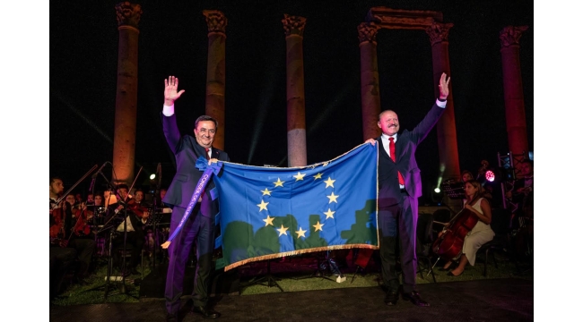 Batur: "Avrupa Şeref Bayrağı'nı gururla taşıyacağız"