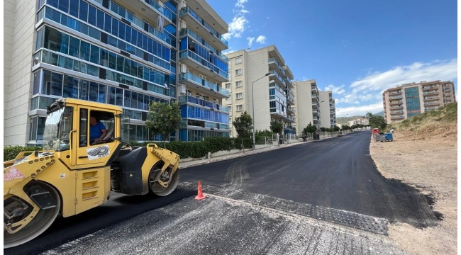 Bayraklı sokaklarına 62 bin metrekare asfalt serimi