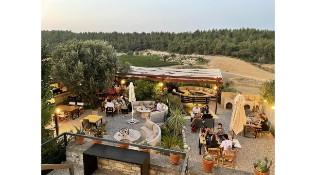 Ege’nin benzersiz doğasıyla bütünleşmiş bir yaşam alanı: Urla Bağevi Vineyard Hotel