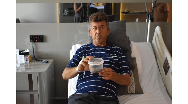 Tek operasyonda tüm böbreğini dolduran taşlardan kurtuldu!