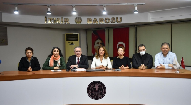 İmamoğlu'na bir destek de İzmir Barosu'ndan