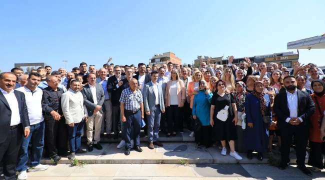 AK Parti İzmir'den ‘8’i bir yerde’ ilçe turu