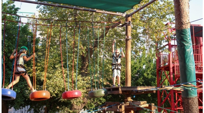 Karşıyaka’da tatil keyfi ‘Macera Parkı’nda yaşanıyor