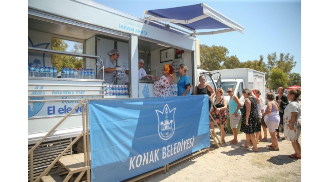 Konaklı kadınlar denizle buluşuyor