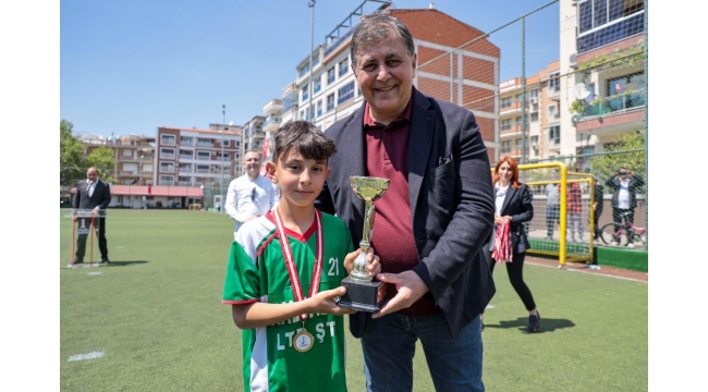 Başkan Tugay'dan amatör spor kulüplerine destek