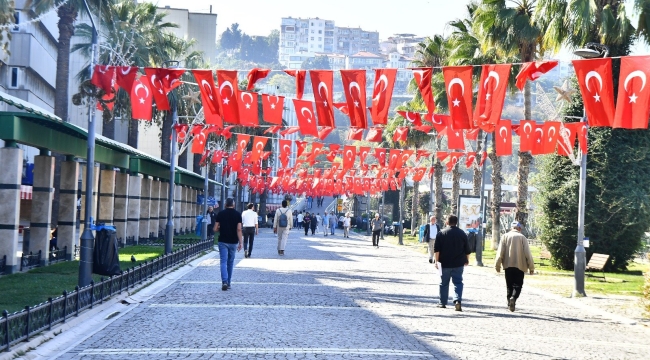 İzmir Türk bayraklarıyla donatıldı