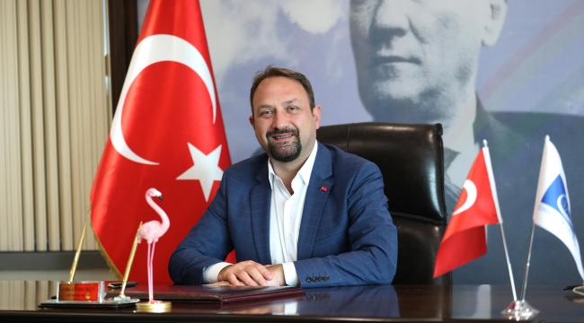 Çiğli'de 3 Bin 900 öğretmene Nutuk hediye edildi