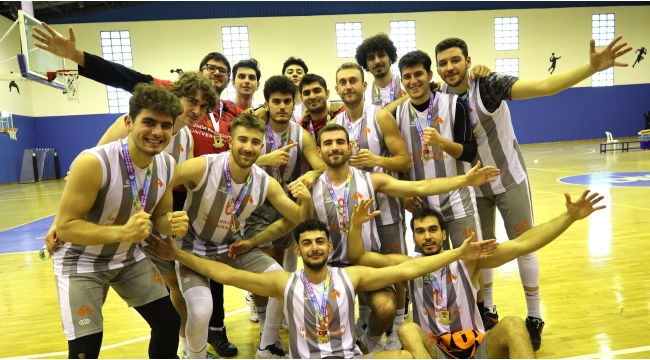 Basketbolda şampiyon 'İzmir Ekonomi'