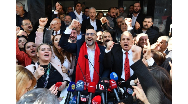 Buğra Gökce İzmir'de başkan gibi karşılandı