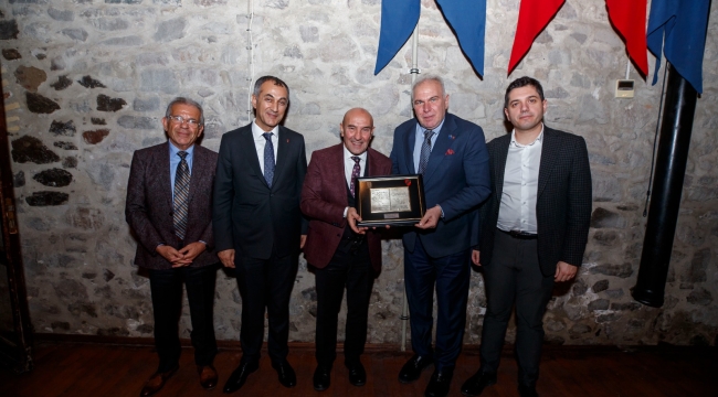 İzmir'de deniz taşkını mağduru esnafa ödeme yapılacak