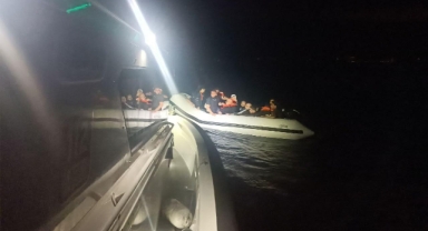 Ayvalık'ta 15 göçmen ve 1 çocuk yakalandı