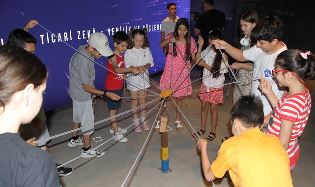 Askıda eğitim modeliyle çocuklar teknolojiyle tanışıyor