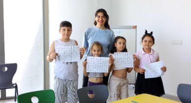 Karabağlar'da yaz tatili, bilim, sanat ve eğlenceyle geçiyor