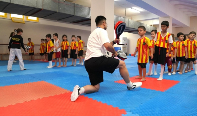 Tire'de çocuklara spor dolu bir yaz