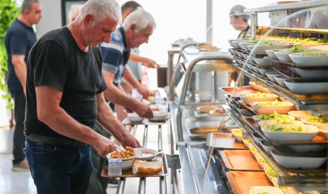 Bir ekmek 15 lira, Buca’da 4 çeşit yemek 50 lira