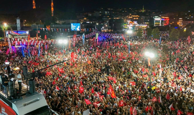 CHP'nin Üsküdar mitinginden renkli kareler