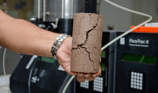 Karşıyaka’nın hem zemin yapısı hem de yapı stoku için çalışmalar başlıyor