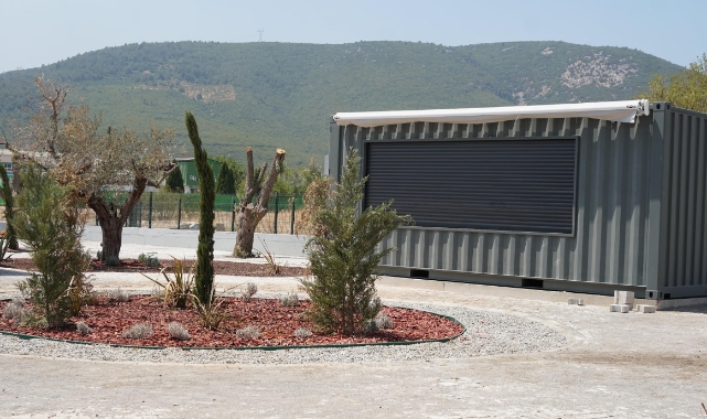 Su kıtlığına karşı kuru peyzaj park